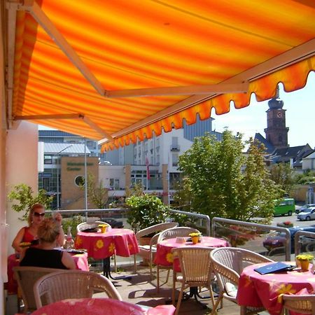 Stadtcafe Pension Grunstadt Bagian luar foto