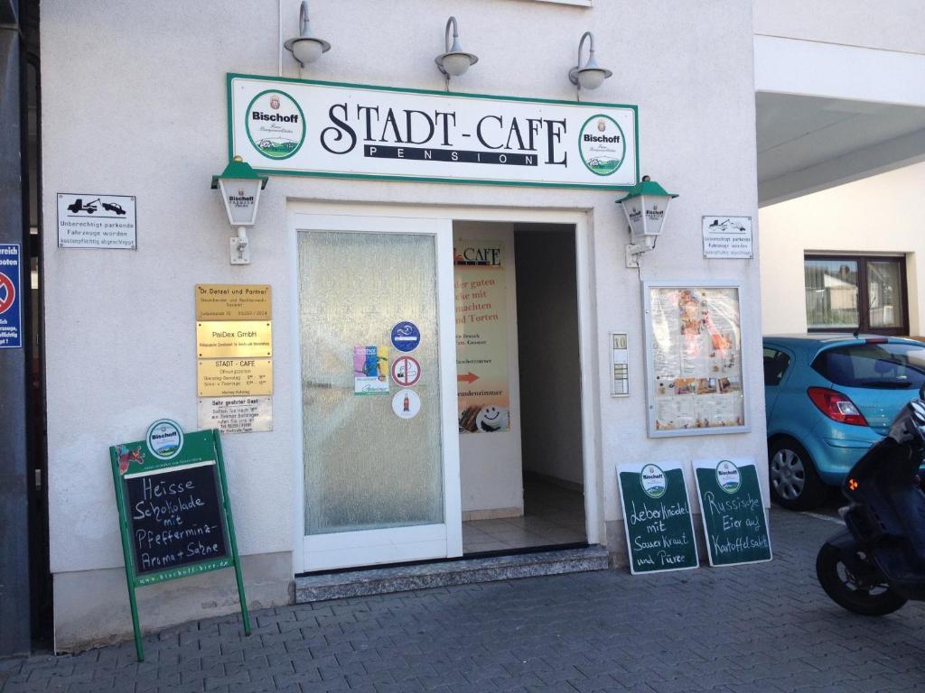 Stadtcafe Pension Grunstadt Bagian luar foto